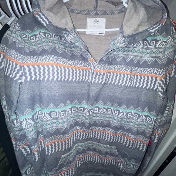 2 Gray Native sweaters - Picture 3 of 7